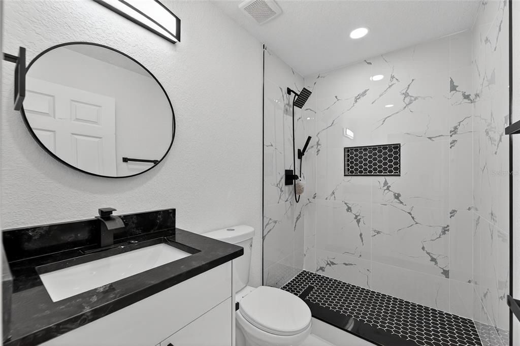 For Sale: $550,000 (7 beds, 6 baths, 2998 Square Feet)