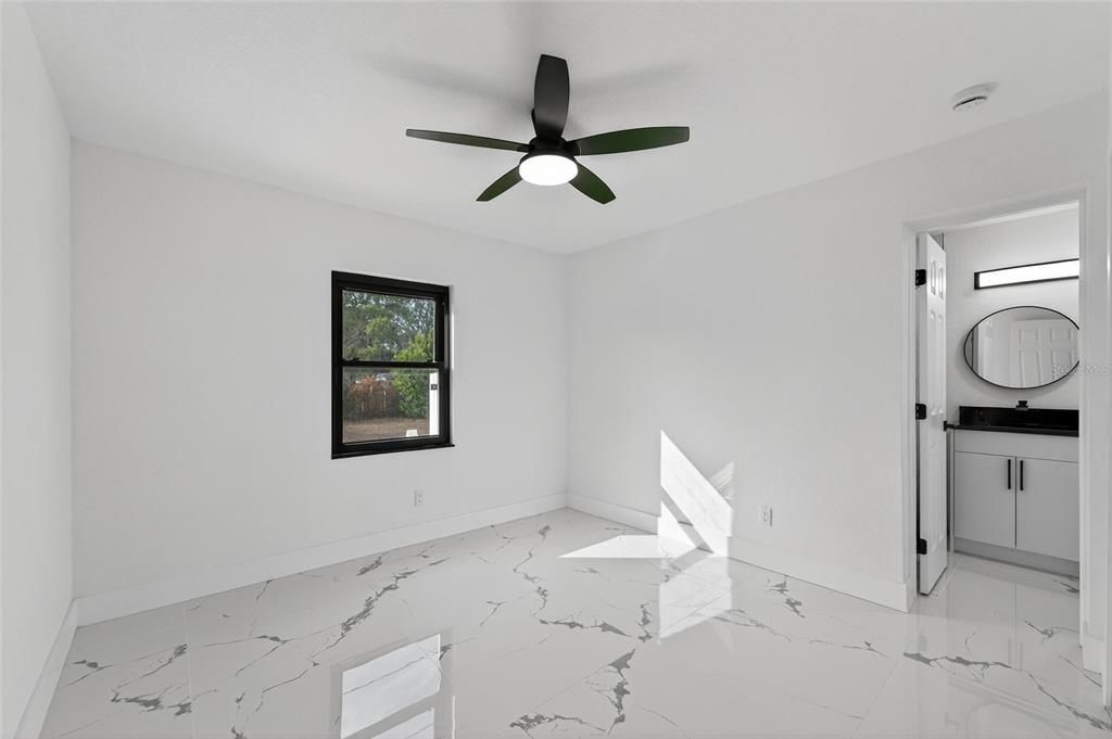 For Sale: $550,000 (7 beds, 6 baths, 2998 Square Feet)