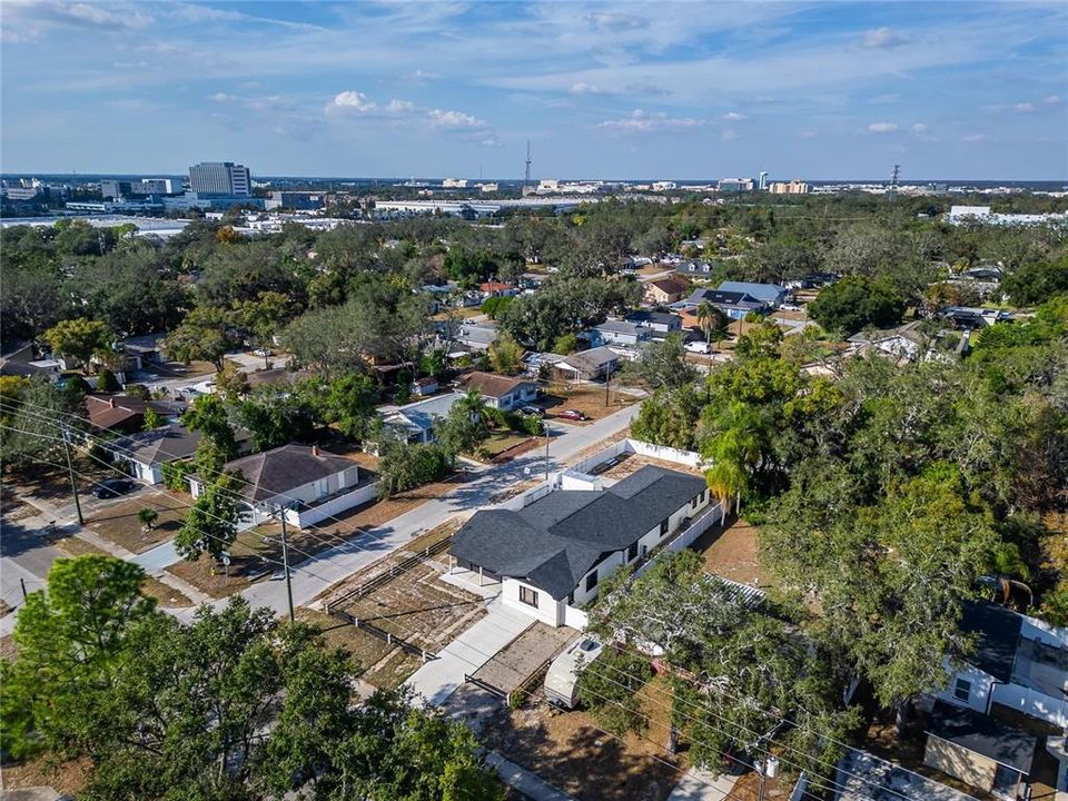 For Sale: $550,000 (7 beds, 6 baths, 2998 Square Feet)