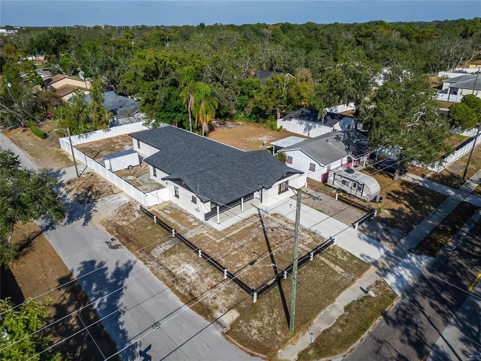 For Sale: $550,000 (7 beds, 6 baths, 2998 Square Feet)