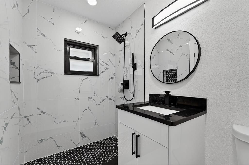 For Sale: $550,000 (7 beds, 6 baths, 2998 Square Feet)