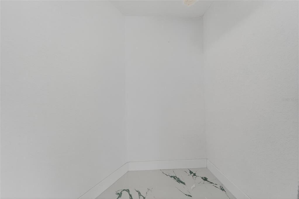 For Sale: $550,000 (7 beds, 6 baths, 2998 Square Feet)