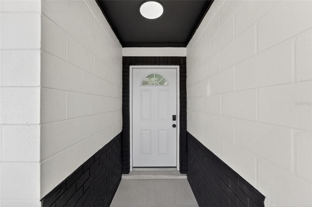 For Sale: $550,000 (7 beds, 6 baths, 2998 Square Feet)