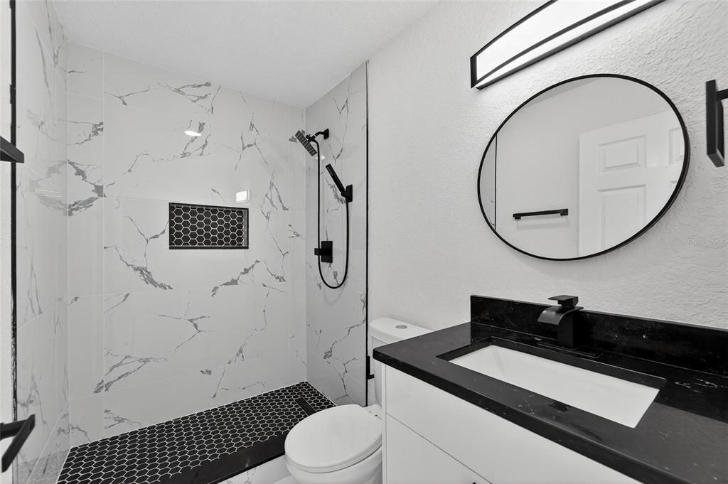 For Sale: $550,000 (7 beds, 6 baths, 2998 Square Feet)