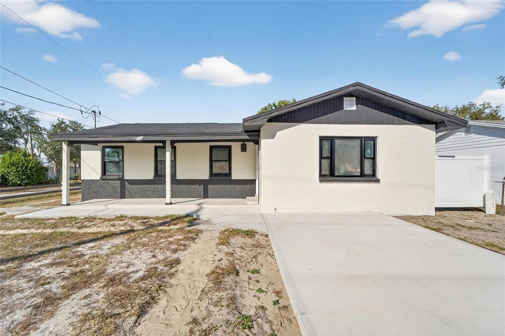 For Sale: $550,000 (7 beds, 6 baths, 2998 Square Feet)