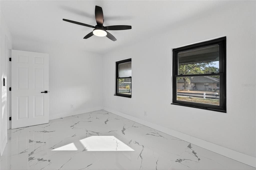 For Sale: $550,000 (7 beds, 6 baths, 2998 Square Feet)