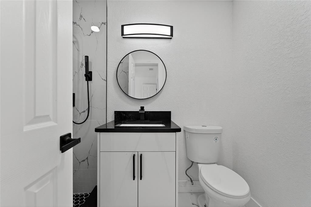 For Sale: $550,000 (7 beds, 6 baths, 2998 Square Feet)