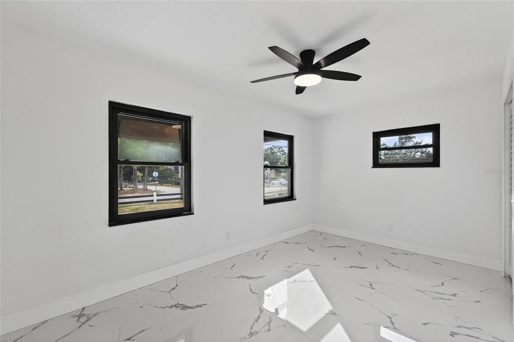 For Sale: $550,000 (7 beds, 6 baths, 2998 Square Feet)