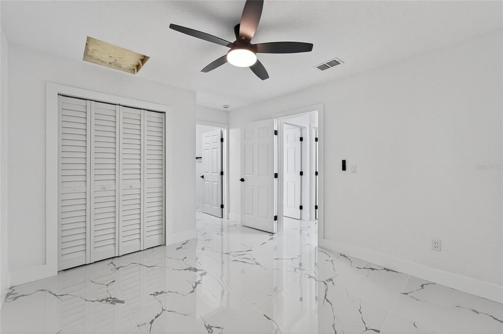 For Sale: $550,000 (7 beds, 6 baths, 2998 Square Feet)