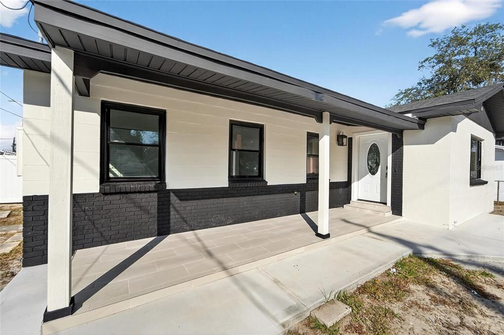 For Sale: $550,000 (7 beds, 6 baths, 2998 Square Feet)