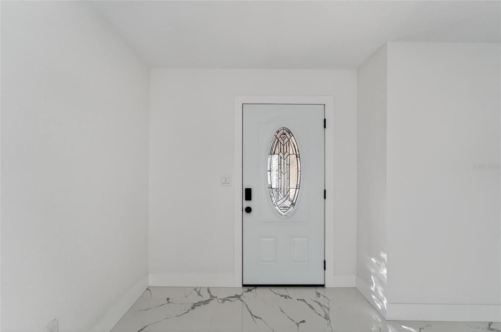 For Sale: $550,000 (7 beds, 6 baths, 2998 Square Feet)