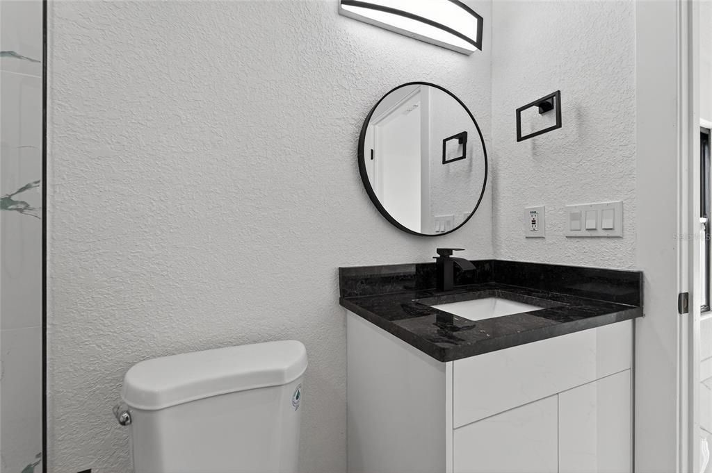 For Sale: $550,000 (7 beds, 6 baths, 2998 Square Feet)