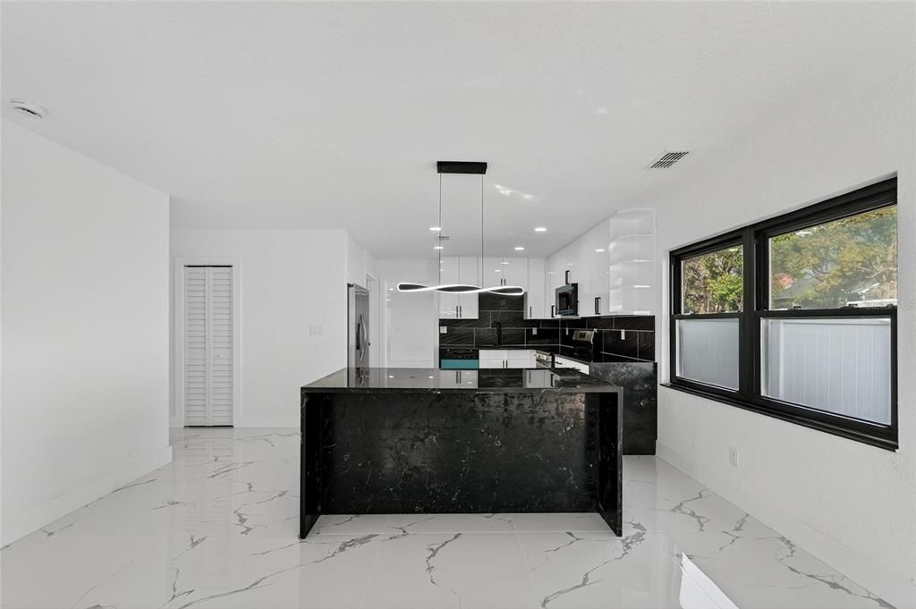 For Sale: $550,000 (7 beds, 6 baths, 2998 Square Feet)