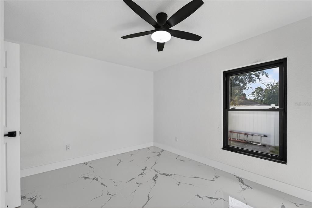 For Sale: $550,000 (7 beds, 6 baths, 2998 Square Feet)