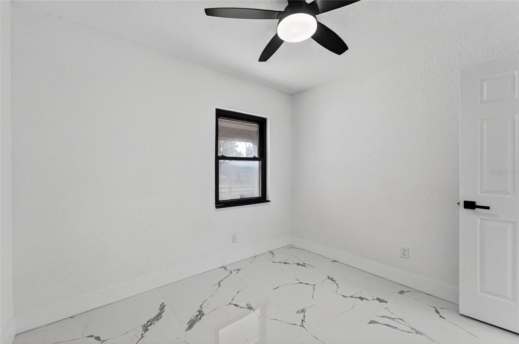 For Sale: $550,000 (7 beds, 6 baths, 2998 Square Feet)