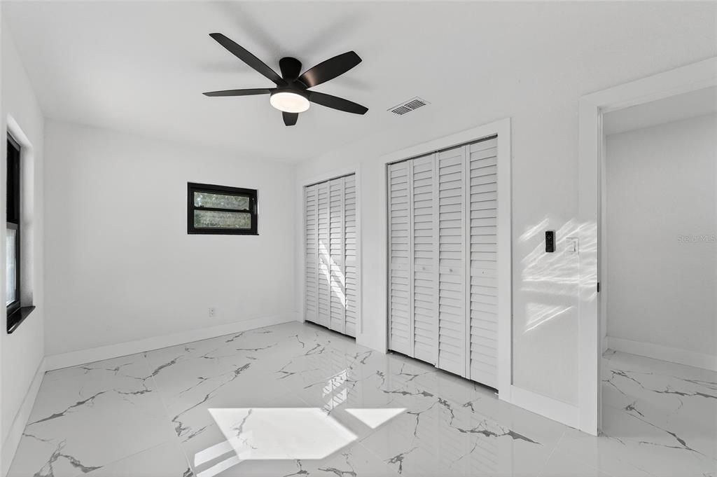 For Sale: $550,000 (7 beds, 6 baths, 2998 Square Feet)