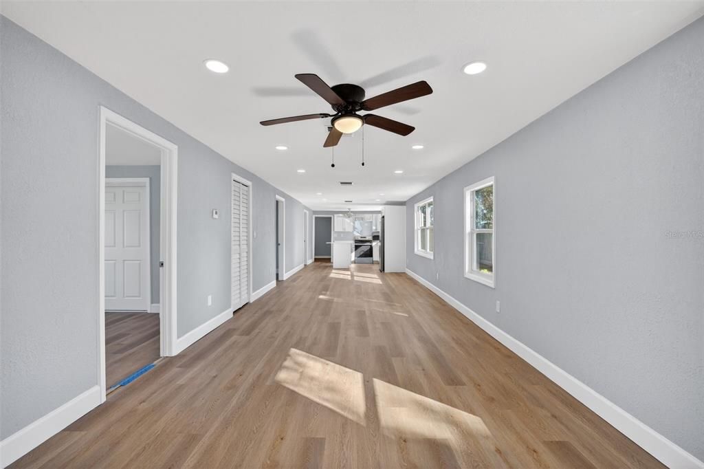 На продажу: $239,000 (3 спален, 1 ванн, 856 Квадратных фут)