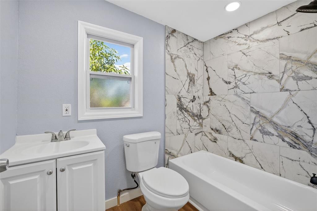 На продажу: $239,000 (3 спален, 1 ванн, 856 Квадратных фут)