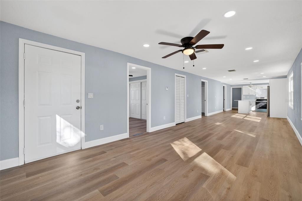 На продажу: $239,000 (3 спален, 1 ванн, 856 Квадратных фут)