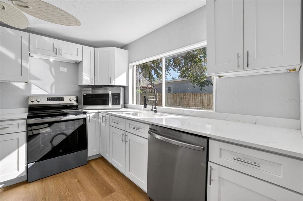 На продажу: $239,000 (3 спален, 1 ванн, 856 Квадратных фут)