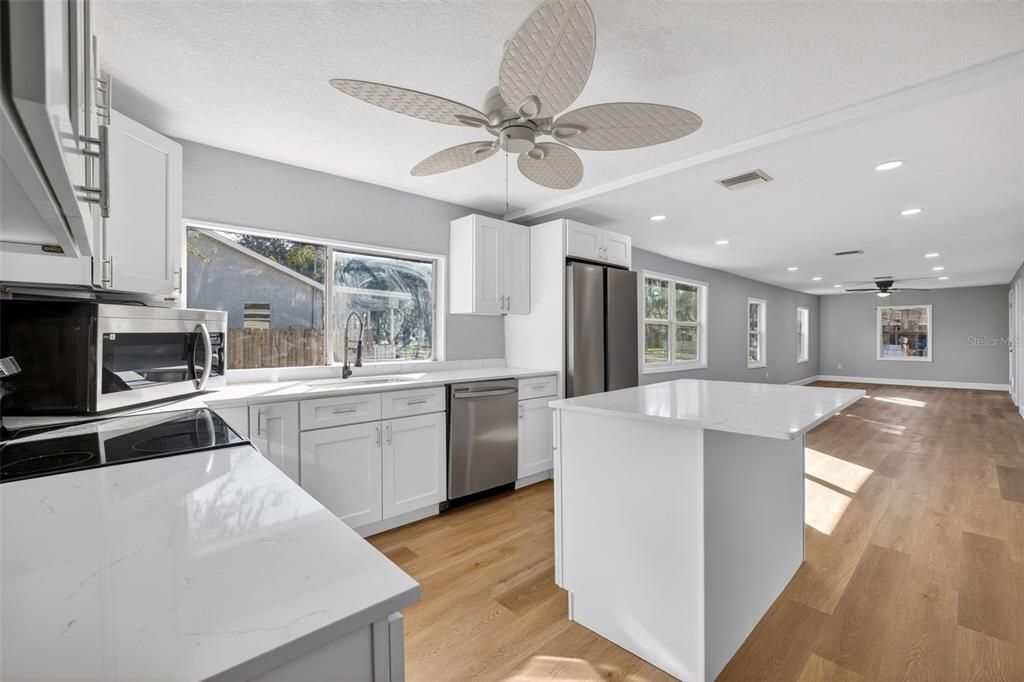 На продажу: $239,000 (3 спален, 1 ванн, 856 Квадратных фут)