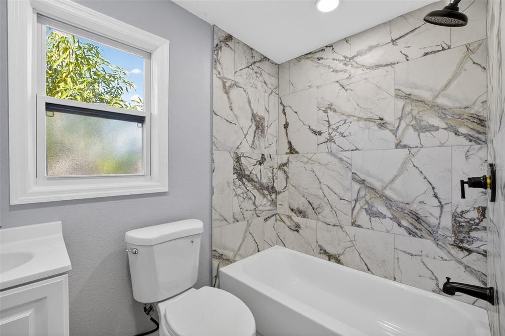 На продажу: $239,000 (3 спален, 1 ванн, 856 Квадратных фут)