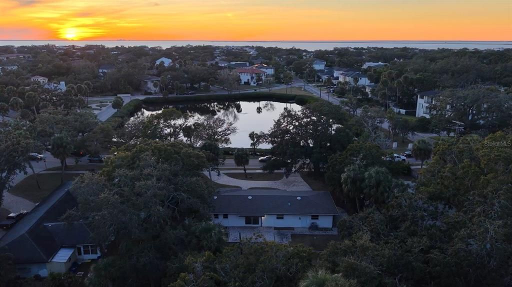 На продажу: $850,000 (3 спален, 2 ванн, 1590 Квадратных фут)