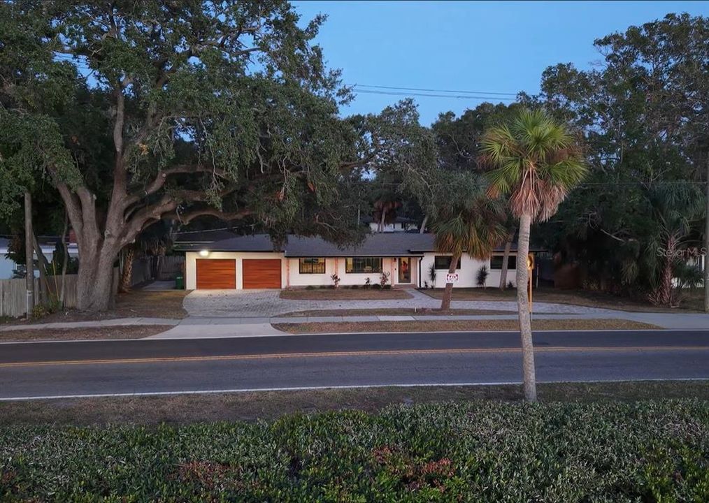 На продажу: $850,000 (3 спален, 2 ванн, 1590 Квадратных фут)