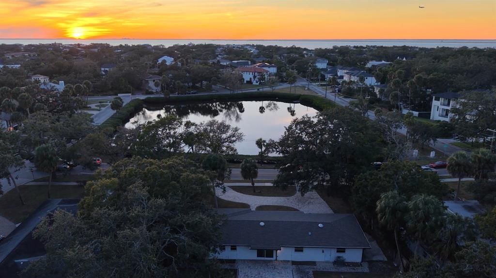 На продажу: $850,000 (3 спален, 2 ванн, 1590 Квадратных фут)