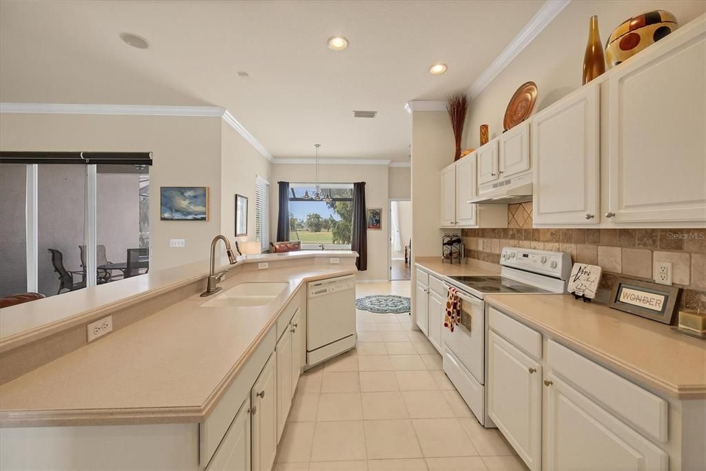 For Sale: $699,000 (3 beds, 2 baths, 1999 Square Feet)