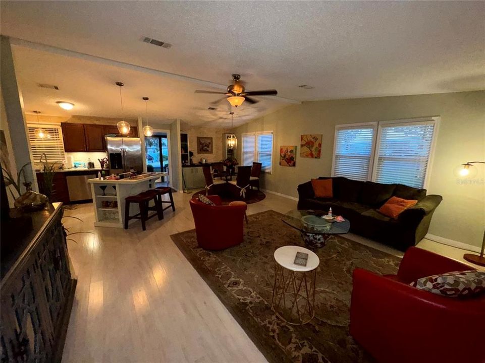 En Venta: $181,000 (2 camas, 2 baños, 1191 Pies cuadrados)