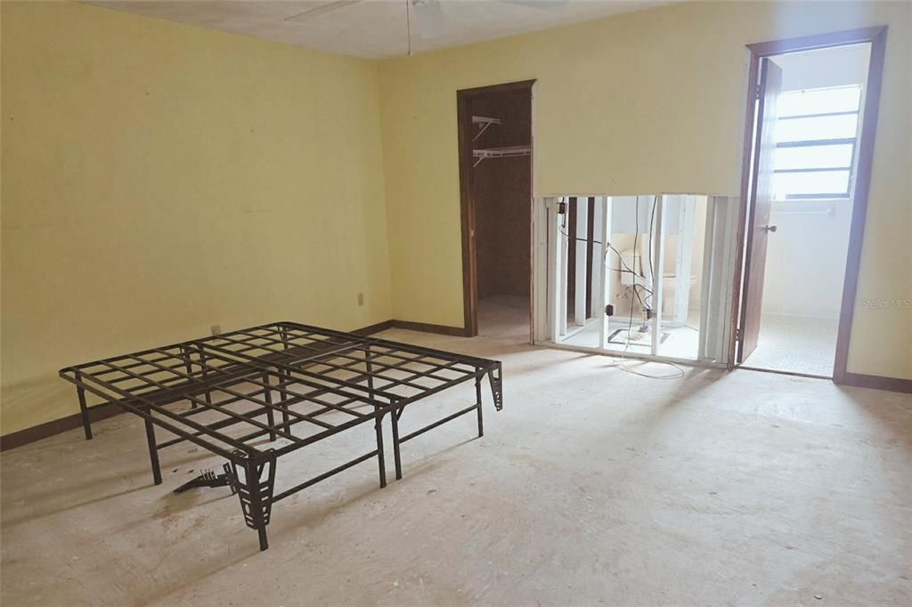 Active With Contract: $224,900 (3 beds, 2 baths, 1534 Square Feet)