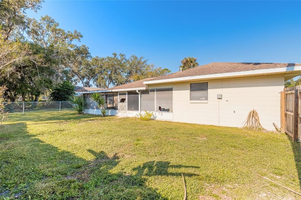 Active With Contract: $224,900 (3 beds, 2 baths, 1534 Square Feet)