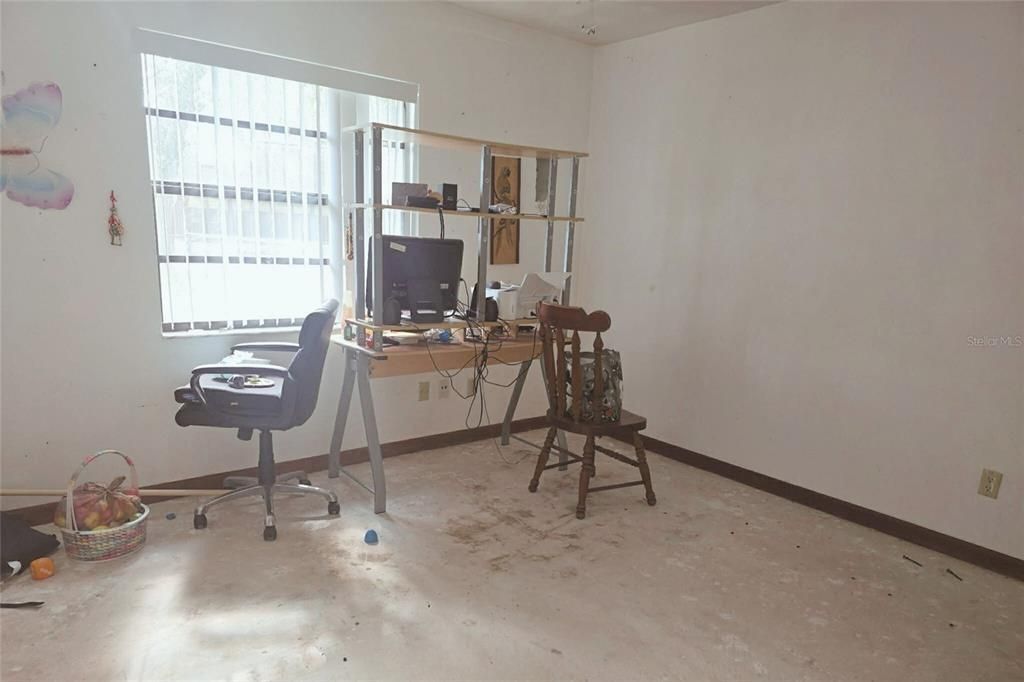 Active With Contract: $224,900 (3 beds, 2 baths, 1534 Square Feet)