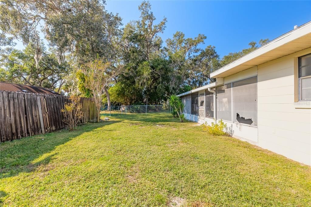 Active With Contract: $224,900 (3 beds, 2 baths, 1534 Square Feet)