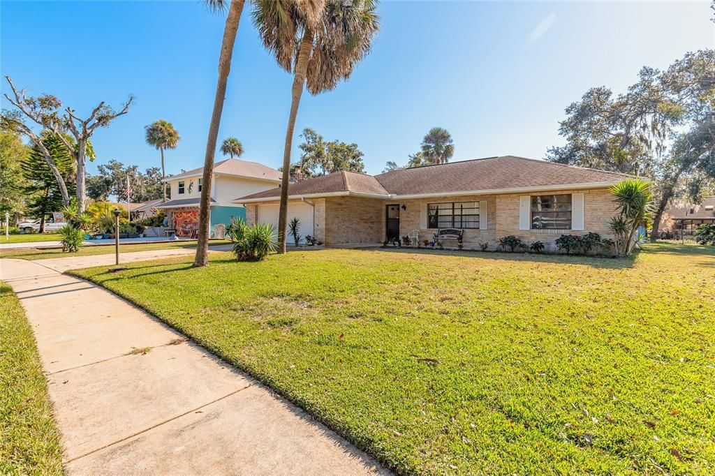 Active With Contract: $224,900 (3 beds, 2 baths, 1534 Square Feet)