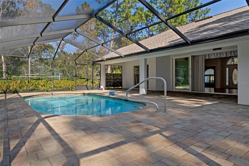 待售: $550,000 (3 贝兹, 2 浴室, 2281 平方英尺)