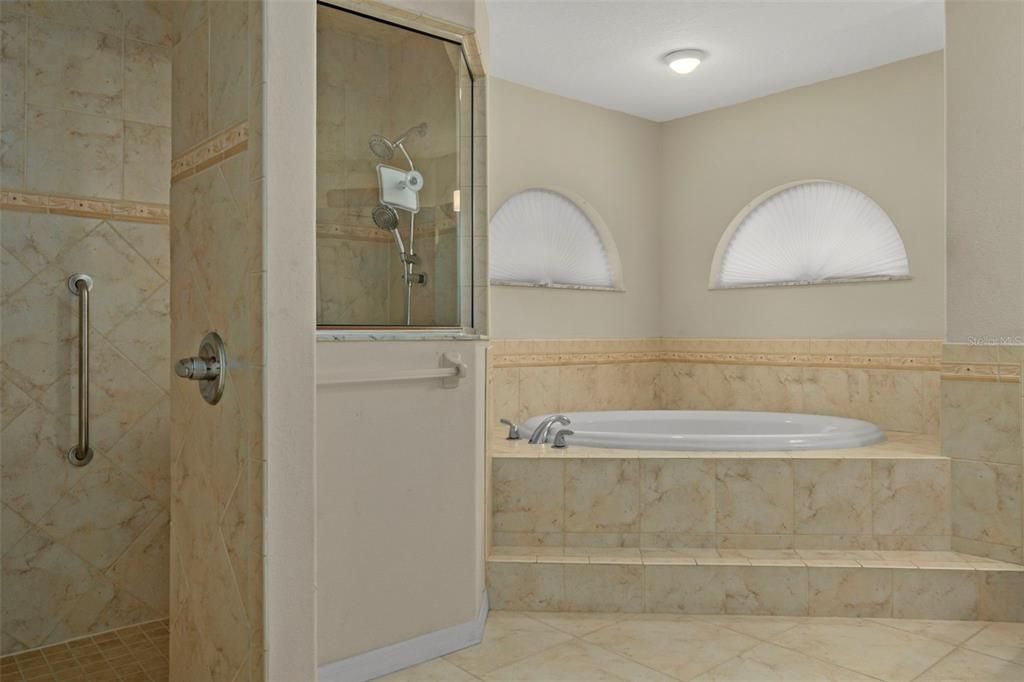 待售: $550,000 (3 贝兹, 2 浴室, 2281 平方英尺)