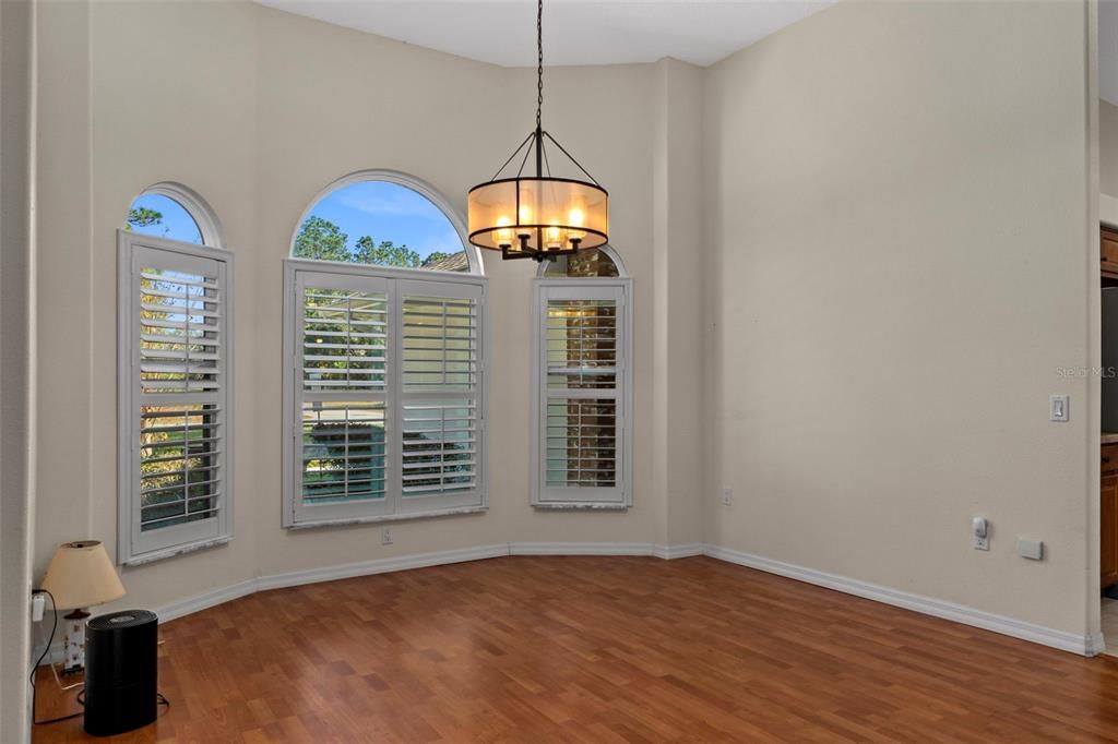 待售: $550,000 (3 贝兹, 2 浴室, 2281 平方英尺)