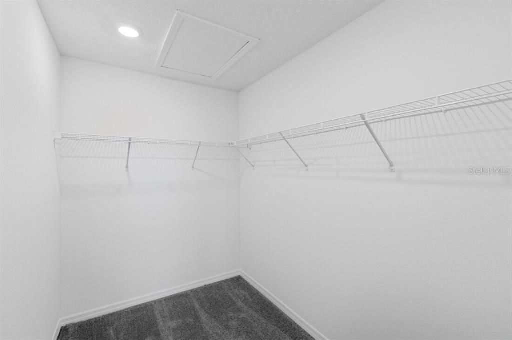 На продажу: $279,584 (3 спален, 2 ванн, 1558 Квадратных фут)