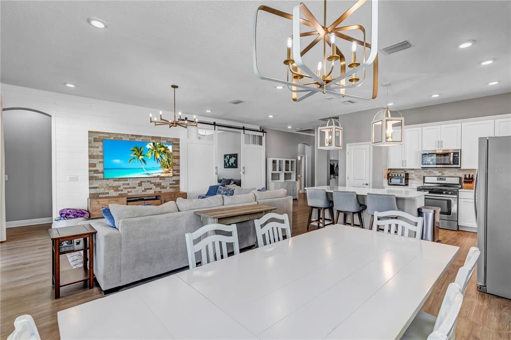 For Rent: $3,250 (3 beds, 2 baths, 1868 Square Feet)