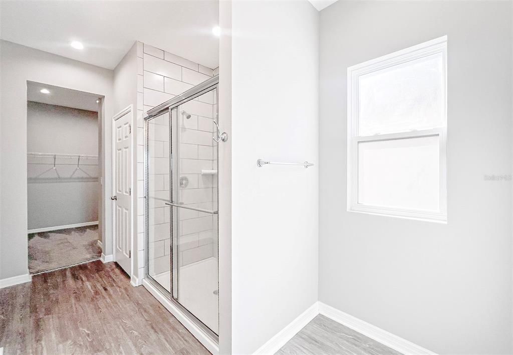 For Rent: $3,100 (3 beds, 2 baths, 1837 Square Feet)