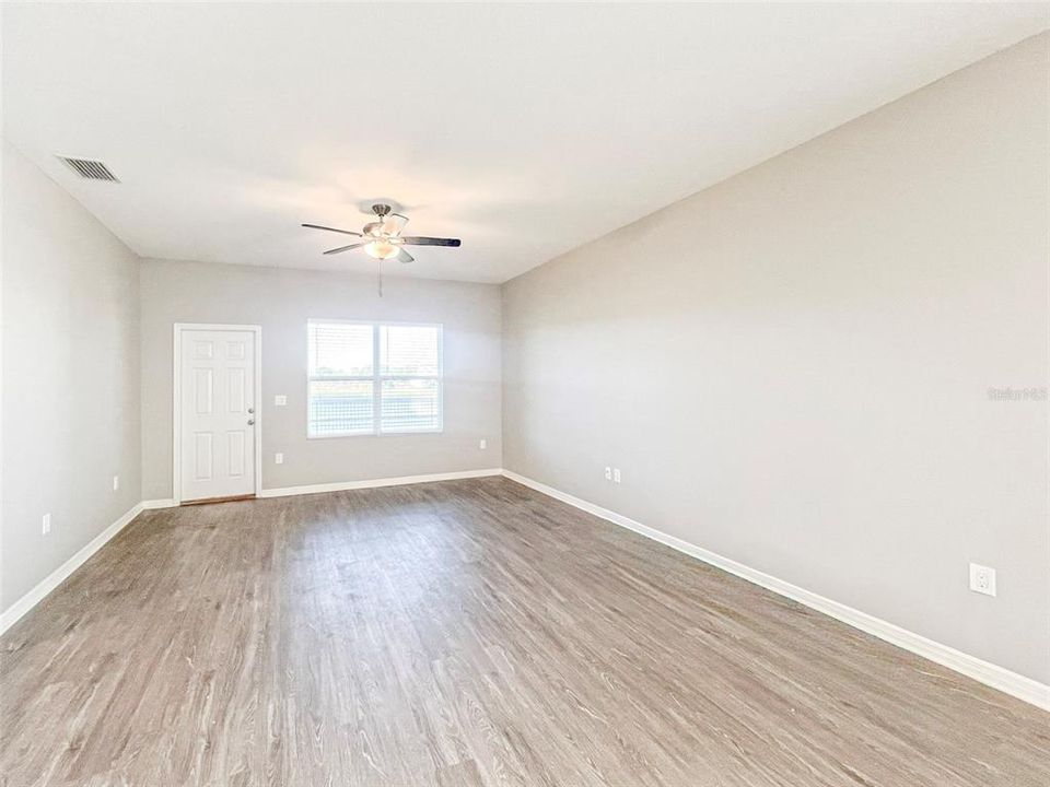 For Rent: $3,100 (3 beds, 2 baths, 1837 Square Feet)