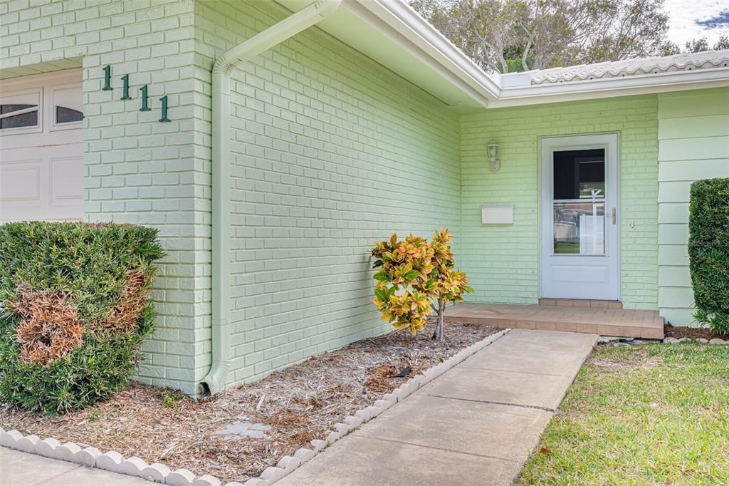 For Sale: $599,000 (3 beds, 2 baths, 1792 Square Feet)