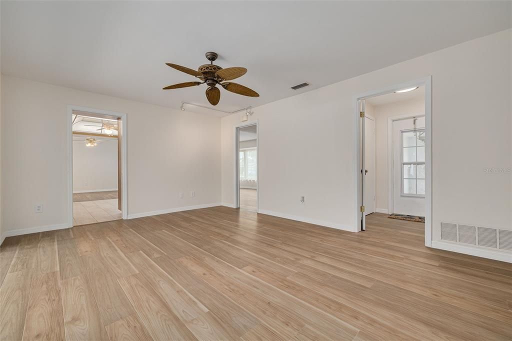 For Sale: $599,000 (3 beds, 2 baths, 1792 Square Feet)