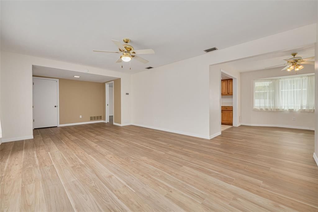 For Sale: $599,000 (3 beds, 2 baths, 1792 Square Feet)