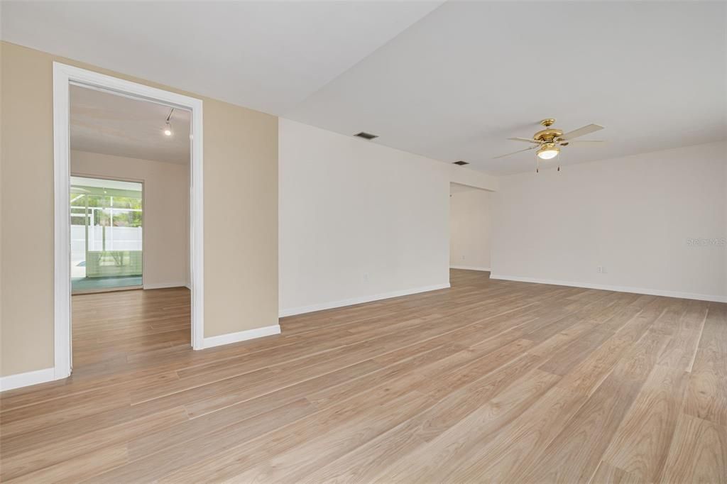 For Sale: $599,000 (3 beds, 2 baths, 1792 Square Feet)