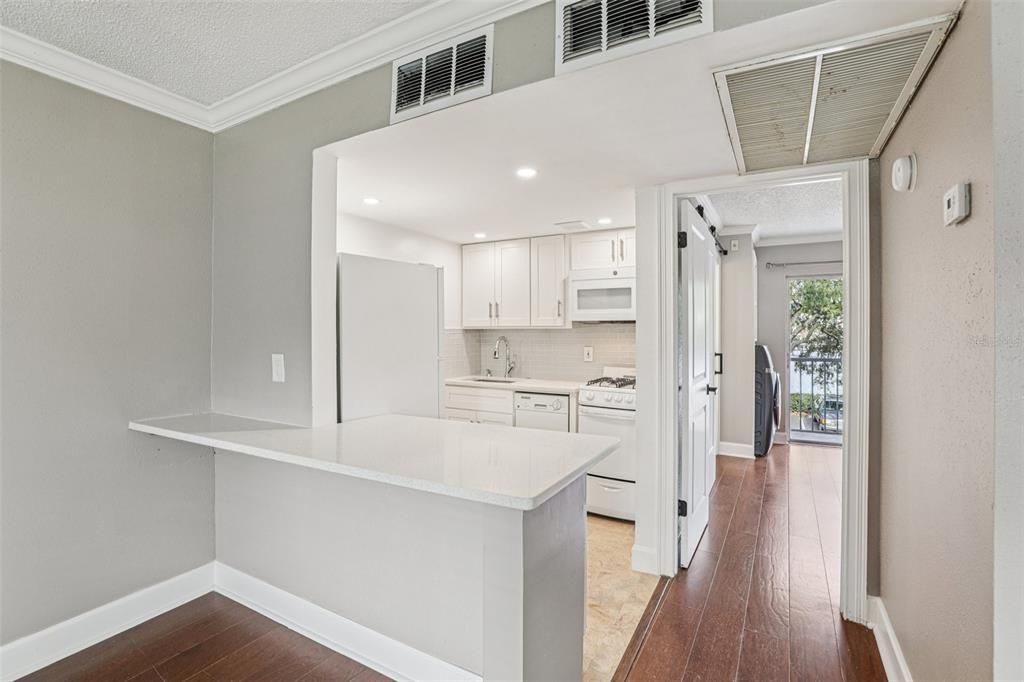 待售: $130,000 (1 贝兹, 1 浴室, 496 平方英尺)