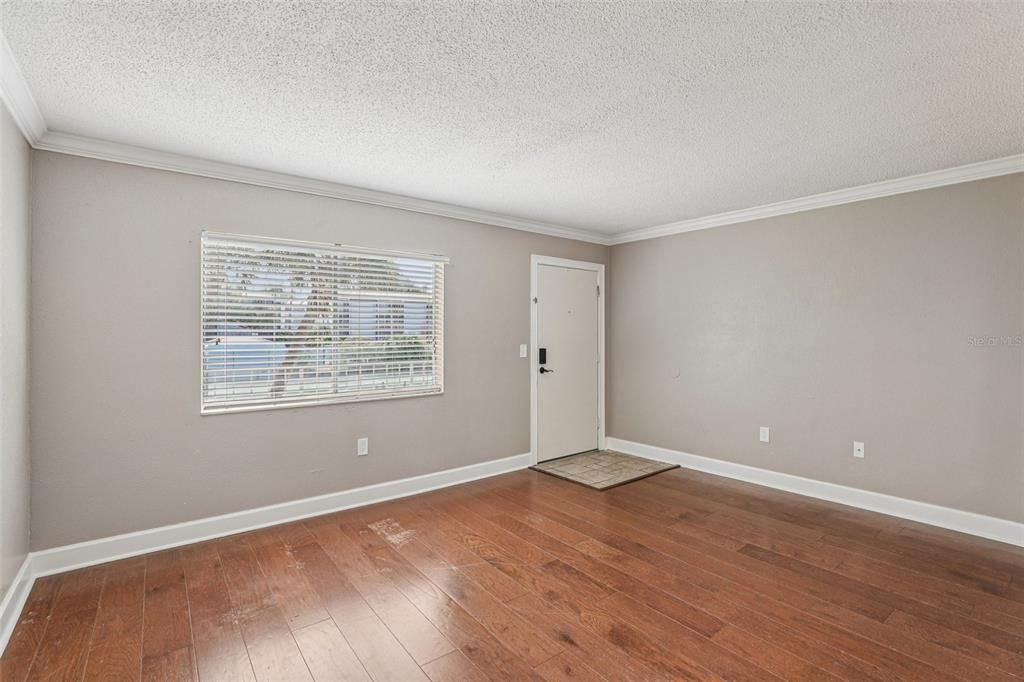 待售: $130,000 (1 贝兹, 1 浴室, 496 平方英尺)