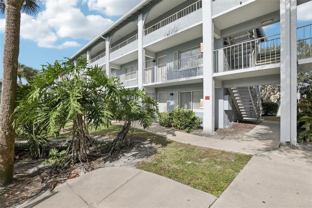 待售: $130,000 (1 贝兹, 1 浴室, 496 平方英尺)